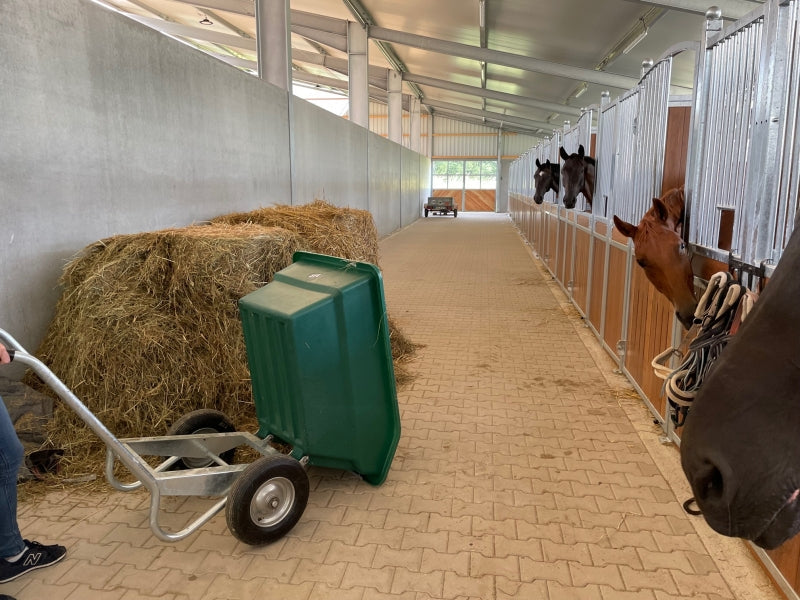 Kippschubkarre 250 L – JFC Universalkarre in 4 Farben für Ihren Stall