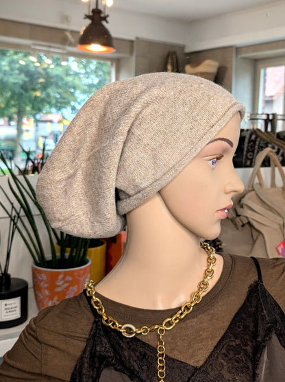 Beanie Mütze Taupe Viskose Wolle weich flauschig