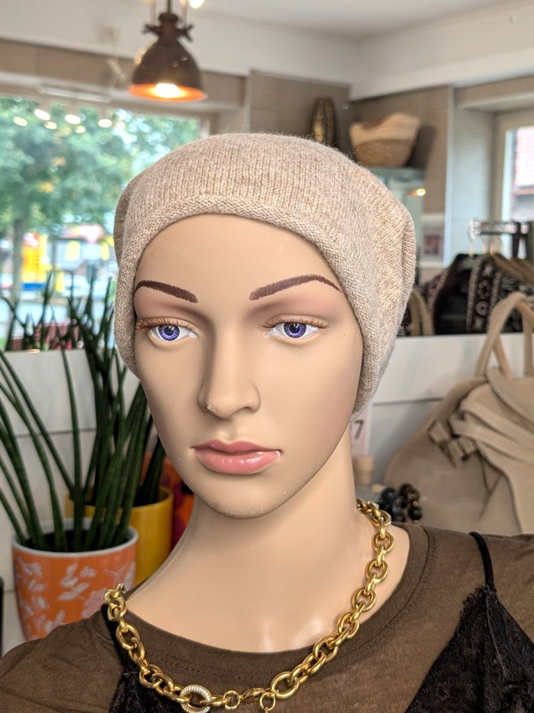Beanie Mütze Taupe Viskose Wolle weich flauschig