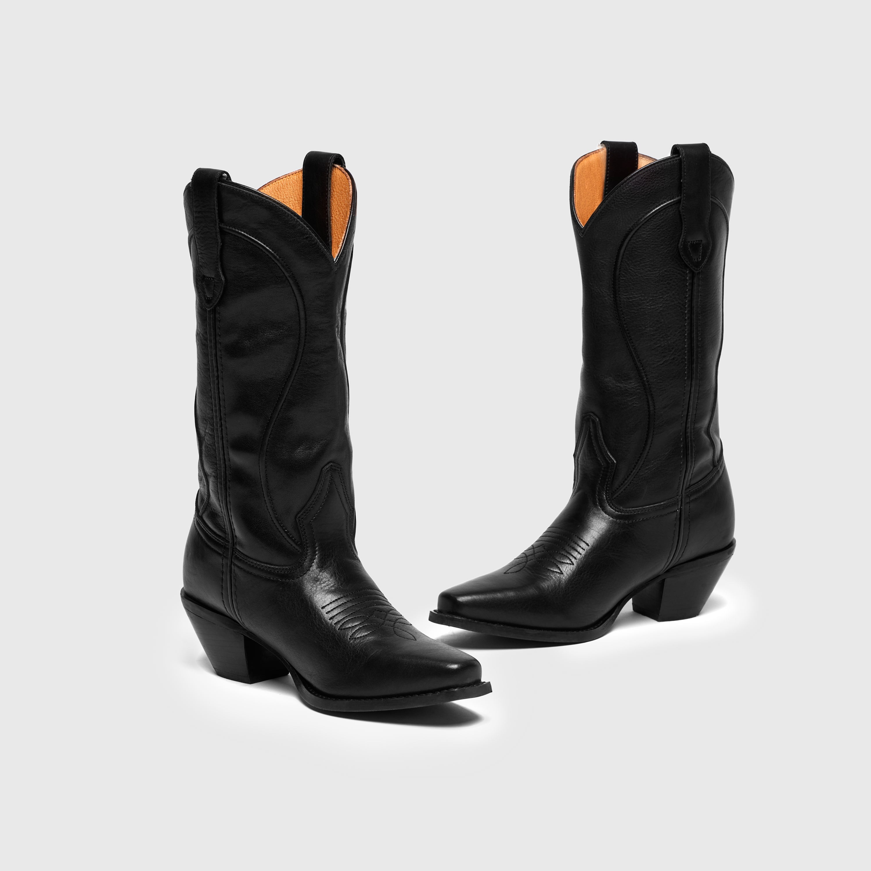 Chalo - Classic Cowboy in Black