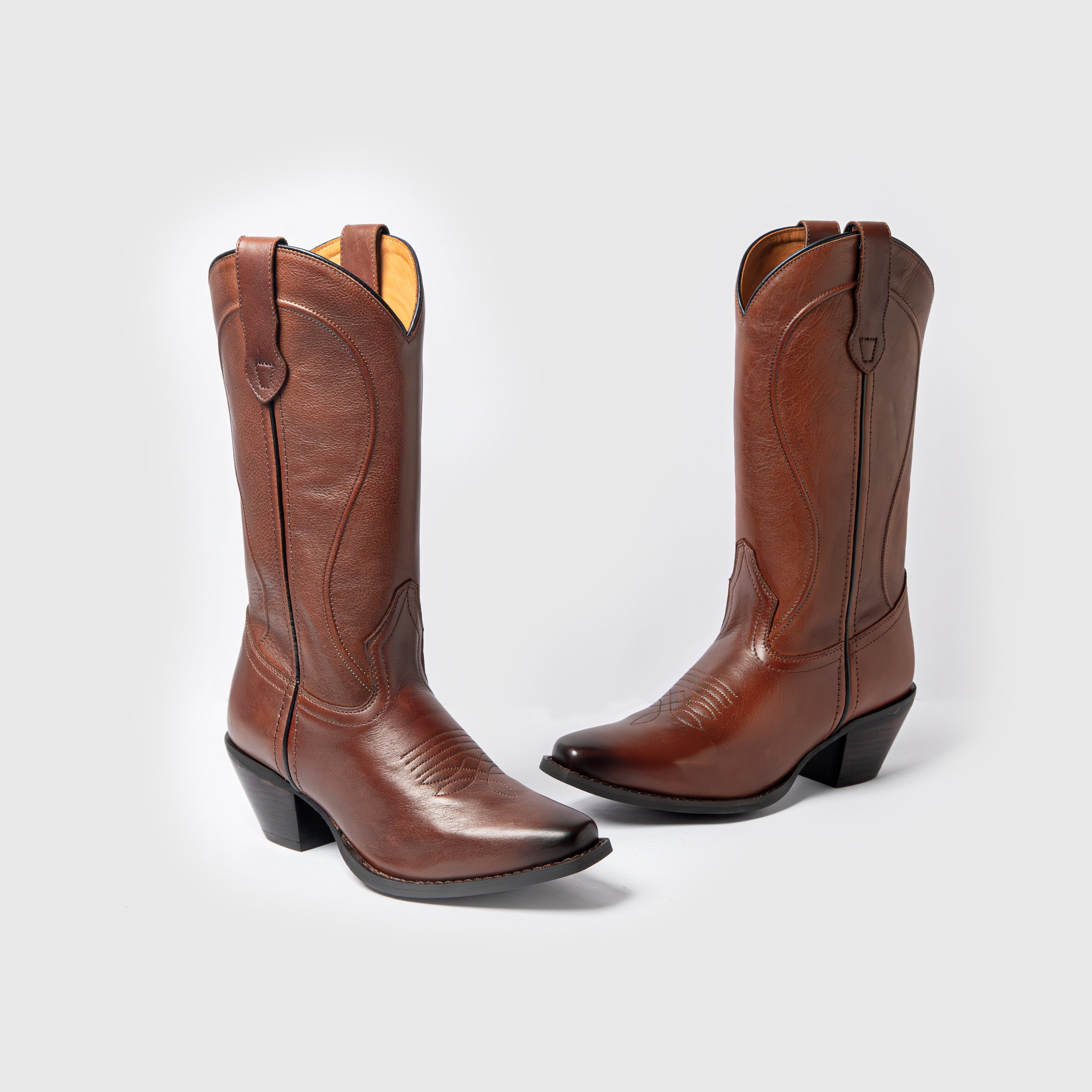 chalo - Classic Cowboy in Brown