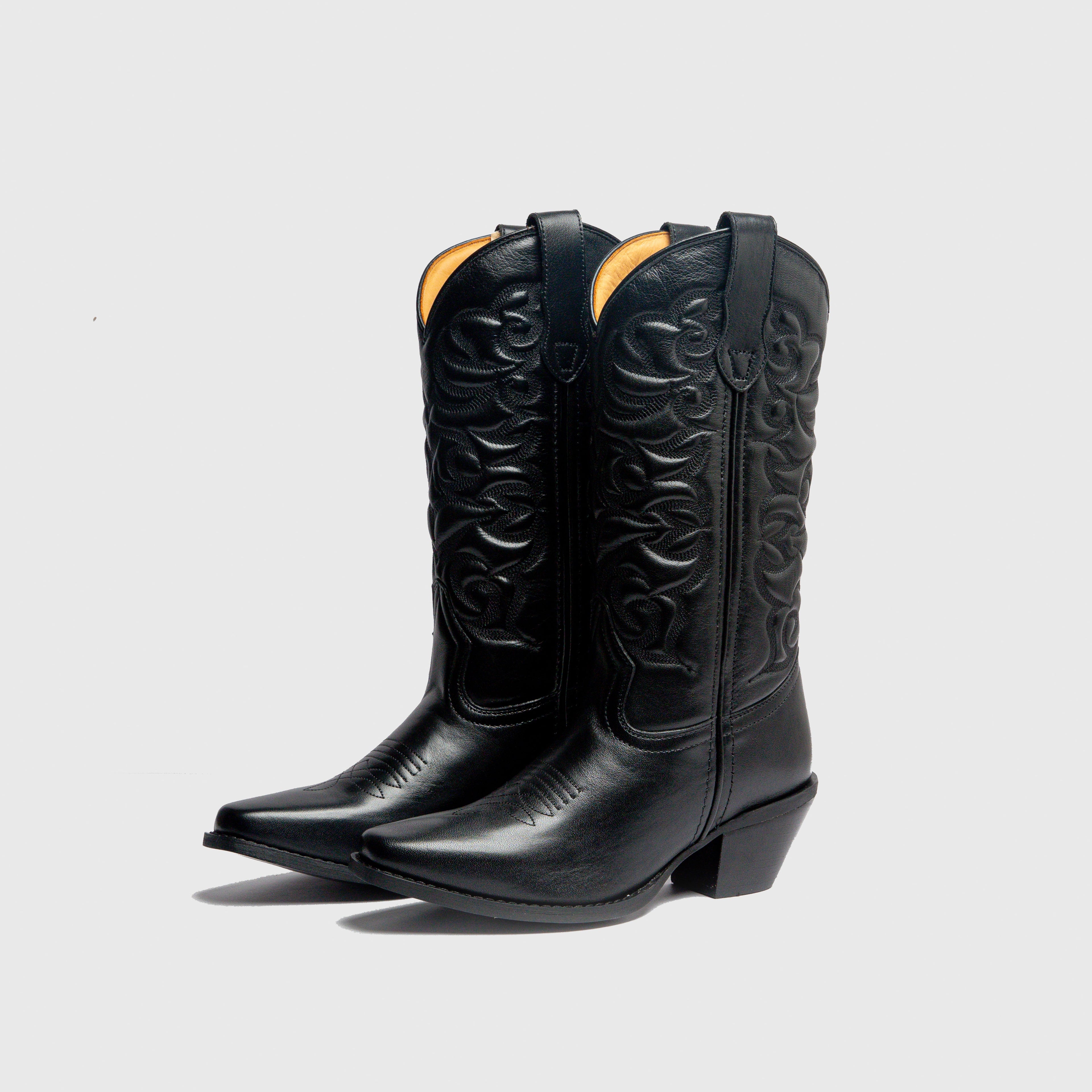 Chalo - Vaada in Black