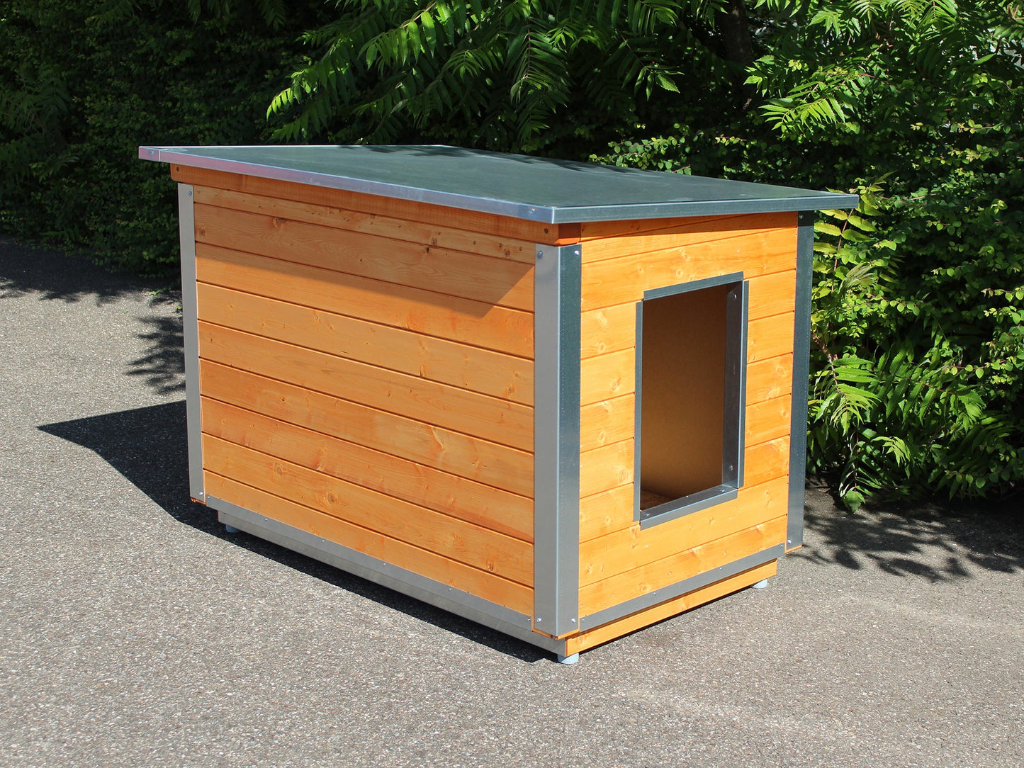 Schrägdach-Hundehütten | Hundehütten für den Außenbereich