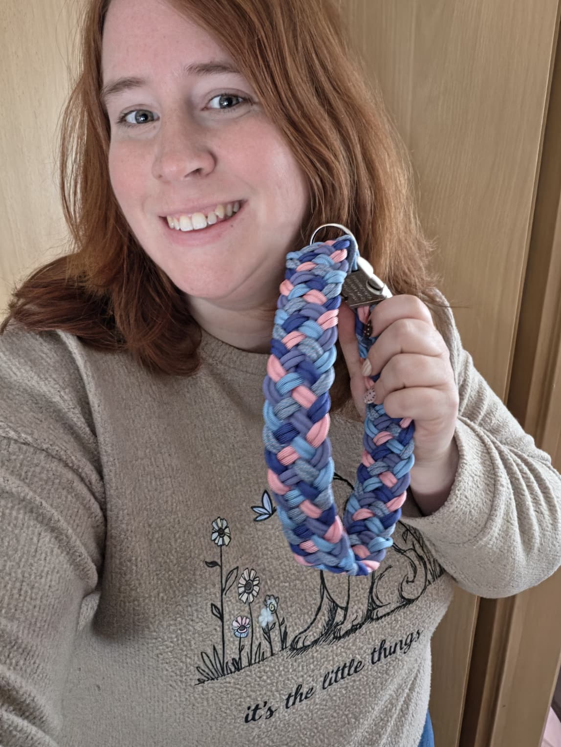 Pfotenlieblinge - Handgemachtes Paracord-Hundehalsband Bubblegum